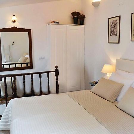 Sea View House Olja Ровин Екстериор снимка