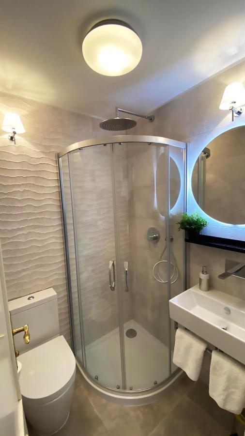 Sea View House Olja Ровин Екстериор снимка